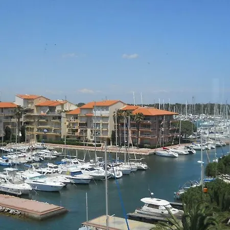 Beau T2 Climatise Sur Marina Avec Parking Prive *