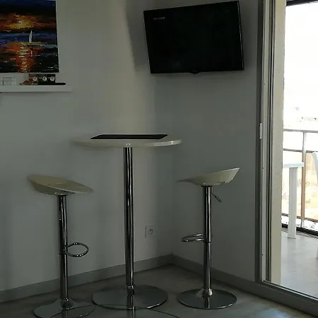 Beau T2 Climatisé Sur Marina Avec Parking Privé Appartamento