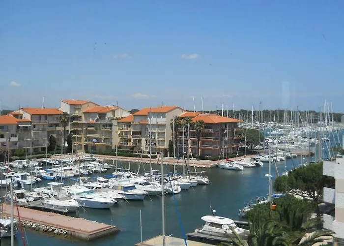 Beau T2 Climatise Sur Marina Avec Parking Prive *
